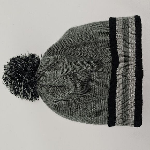 New York Pom Pom Beanie Gray Knit Hat Acrylic Winter Cap Black White Stripes - Picture 3 of 6